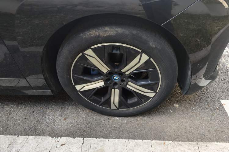 Used BMW iX 2022 xDrive40 Right Front Wheel Hub