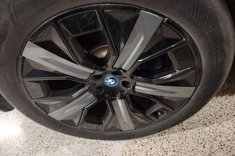 Used BMW iX 2022 xDrive40 Right Rear Wheel Hub