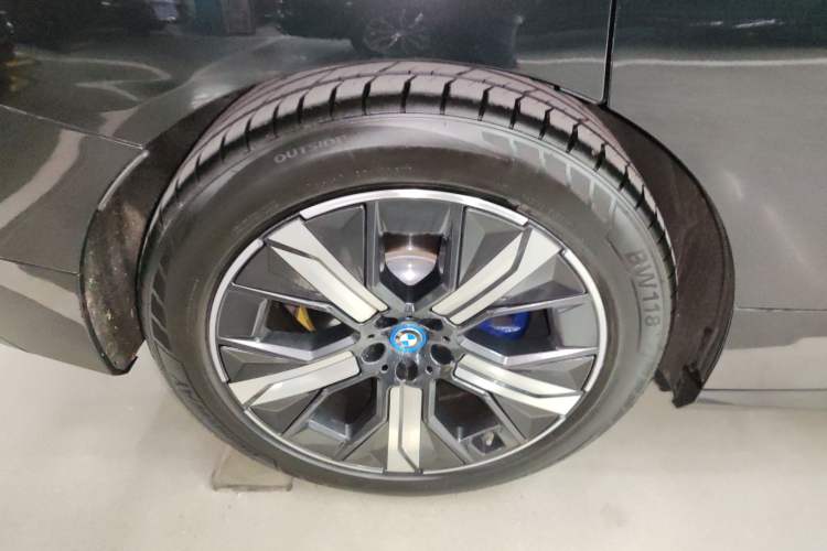 Used BMW iX 2022 xDrive40 Right Rear Wheel Hub
