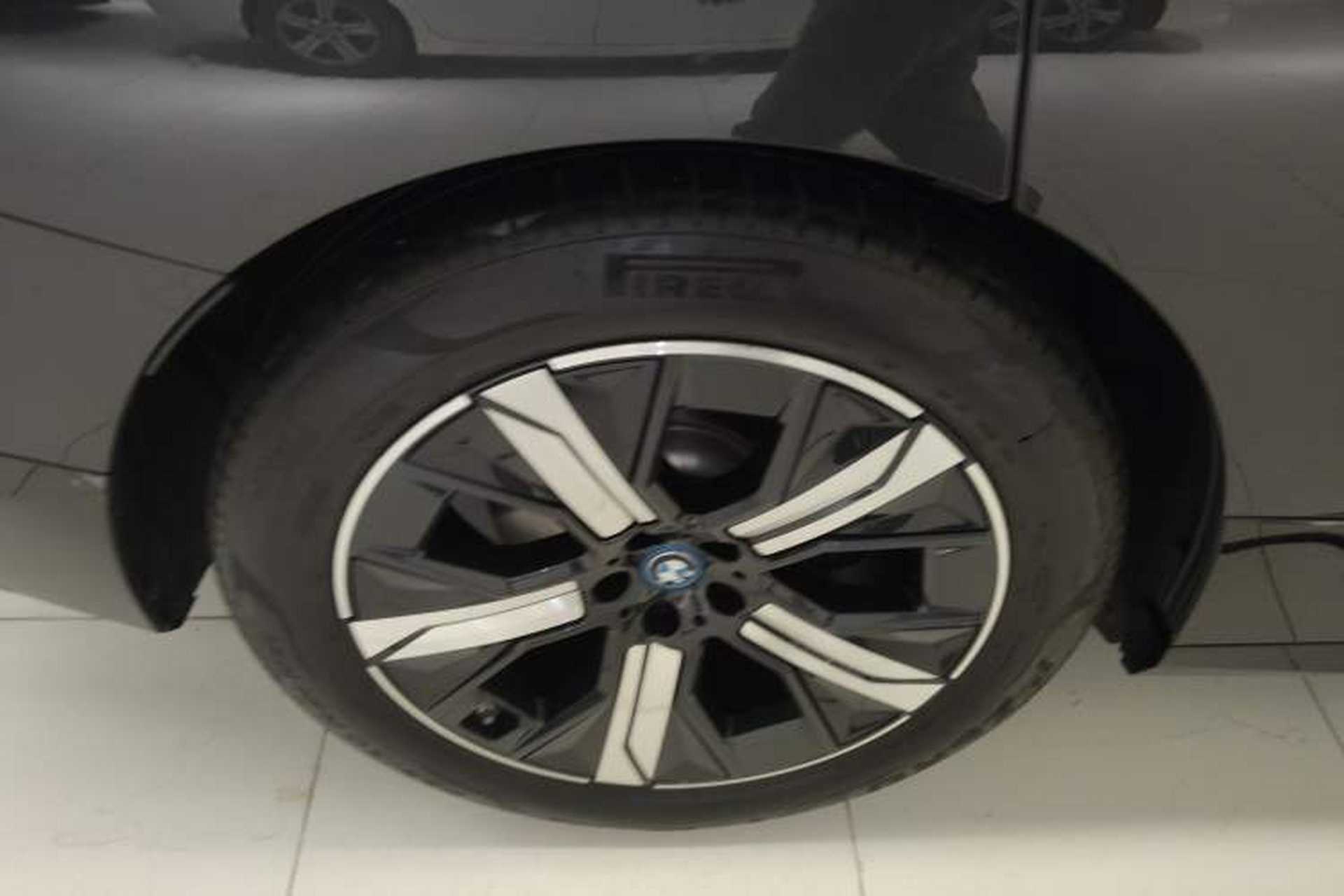 Used BMW iX 2022 xDrive50 Right Rear Wheel Hub