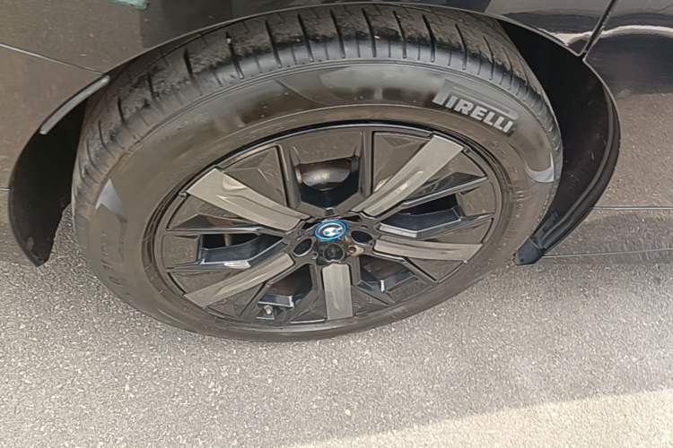 Used BMW iX 2022 xDrive40 Right Rear Wheel Hub