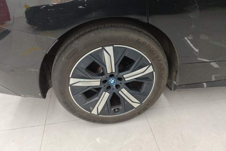 Used BMW iX 2022 xDrive40 Right Rear Wheel Hub
