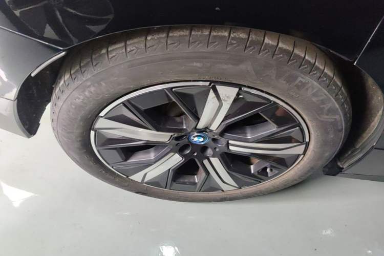 Used BMW iX 2022 xDrive40 Right Rear Wheel Hub