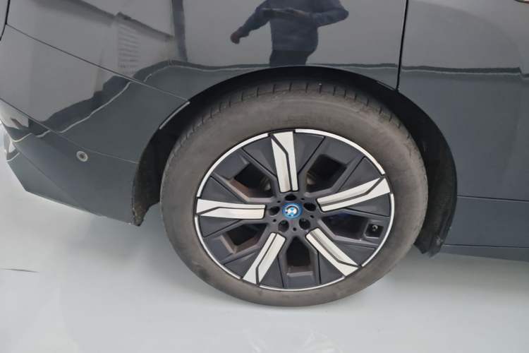 Used BMW iX 2022 xDrive40 Right Rear Wheel Hub