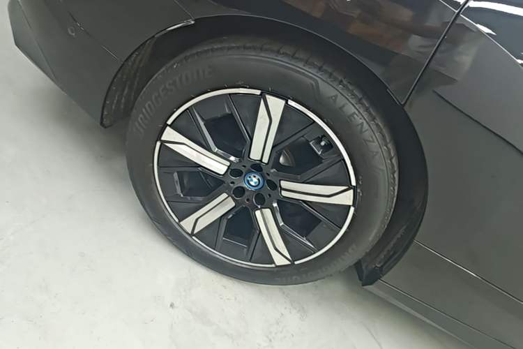 Used BMW iX 2022 xDrive40 Right Rear Wheel Hub
