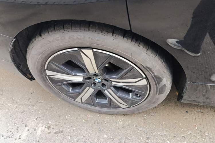 Used BMW iX 2022 xDrive40 Right Rear Wheel Hub