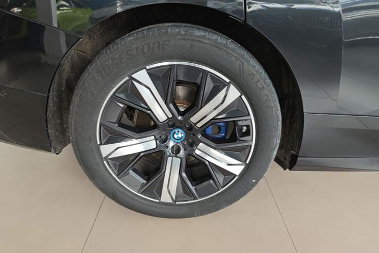 Used BMW iX 2022 xDrive40 Right Rear Wheel Hub