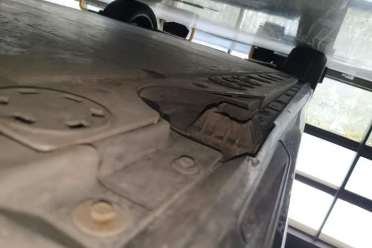 Used BMW iX 2022 xDrive50 Right Side Sill