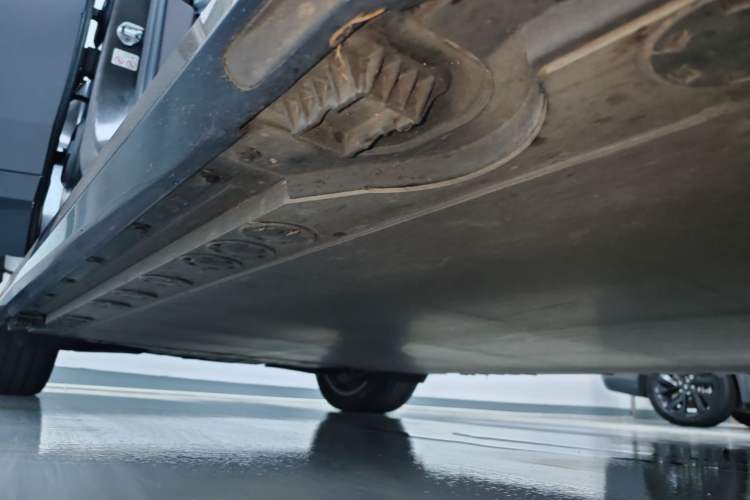 Used BMW iX 2022 xDrive40 Right Side Sill