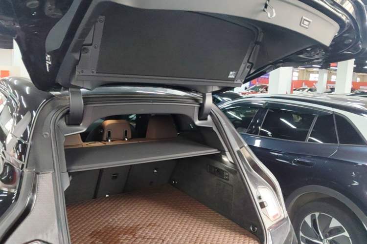 Used BMW iX 2022 xDrive40 Trunk