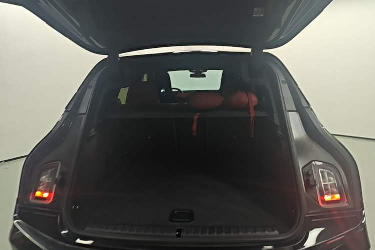 Used BMW iX 2022 xDrive40 Trunk