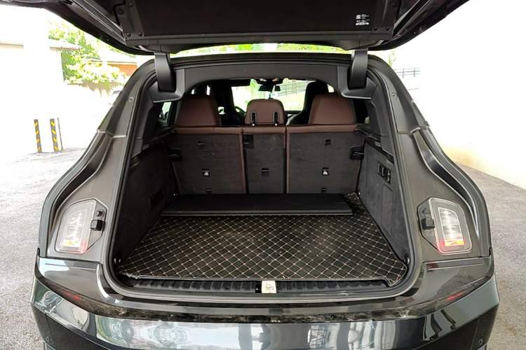 Used BMW iX 2022 xDrive40 Trunk