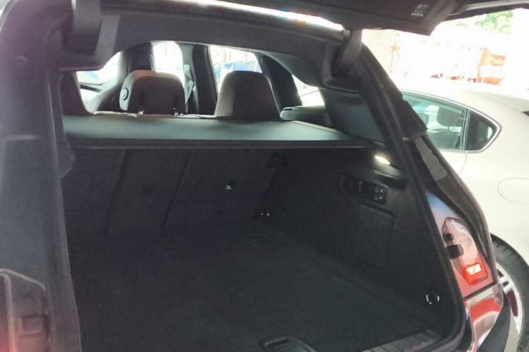 Used BMW iX 2022 xDrive40 Trunk