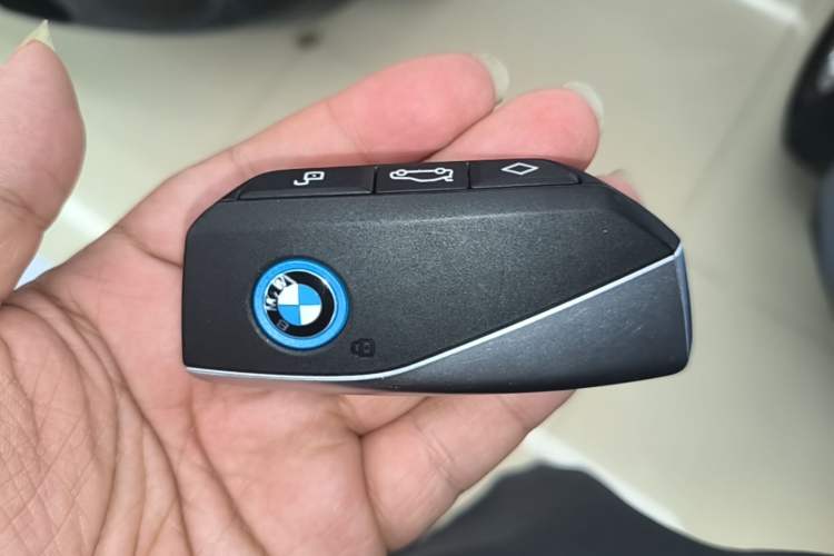 Used BMW iX 2022 xDrive40 Vehicle Key