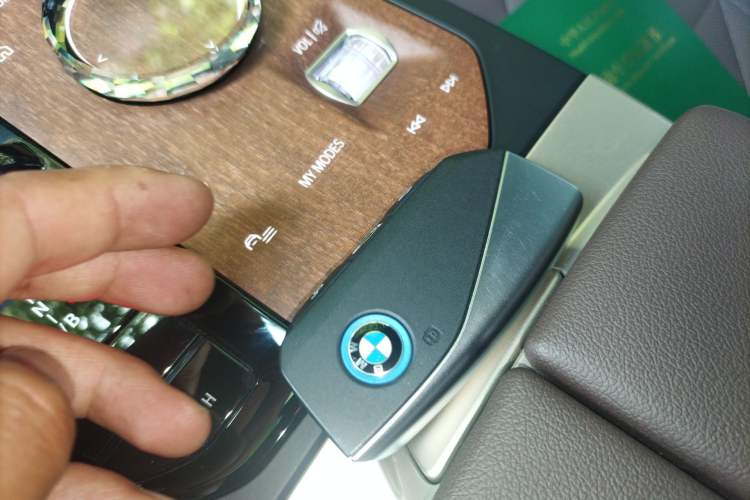 Used BMW iX 2022 xDrive40 Vehicle Key
