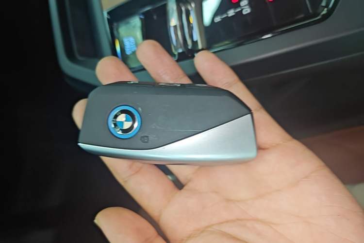 Used BMW iX 2022 xDrive40 Vehicle Key
