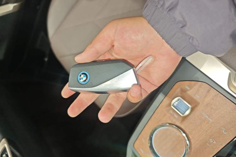 Used BMW iX 2022 xDrive40 Vehicle Key