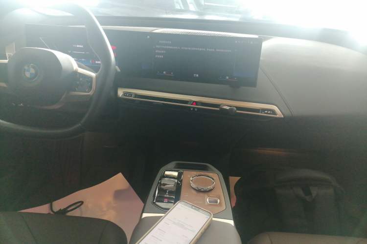 Used BMW iX 2022 xDrive40 Audio And AC Panel