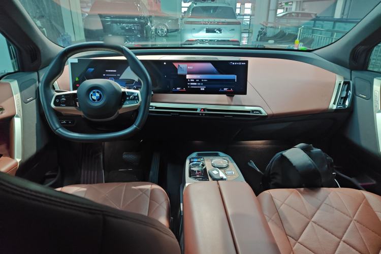 Used BMW iX 2022 xDrive50 Center Console