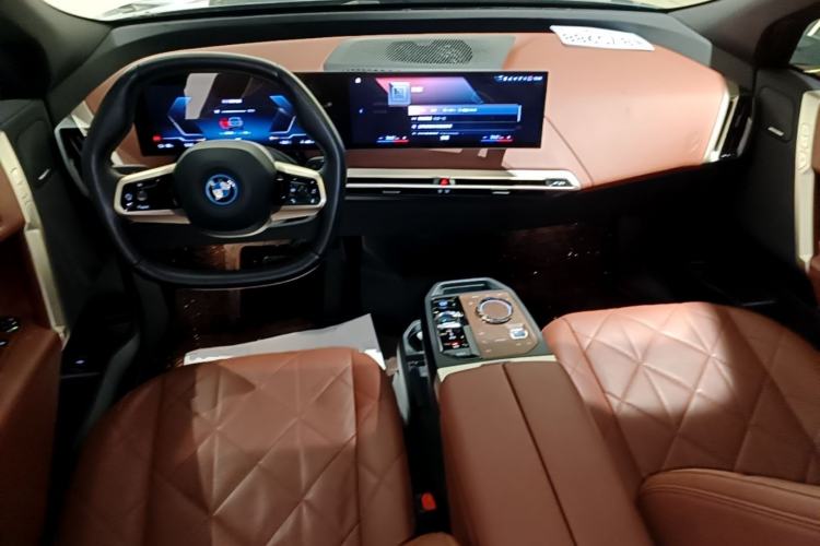 Used BMW iX 2022 xDrive50 Center Console