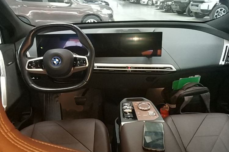 Used BMW iX 2022 xDrive40 Center Console