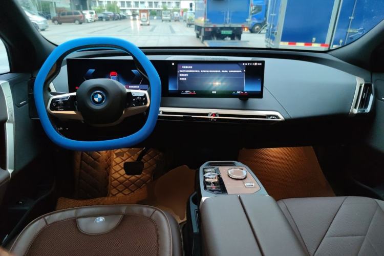 Used BMW iX 2022 xDrive40 Center Console