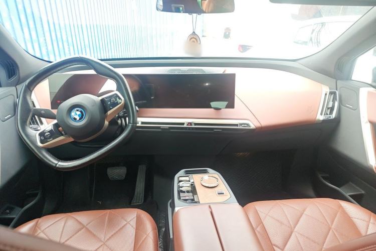 Used BMW iX 2022 xDrive40 Center Console