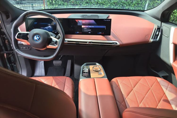 Used BMW iX 2022 xDrive40 Center Console