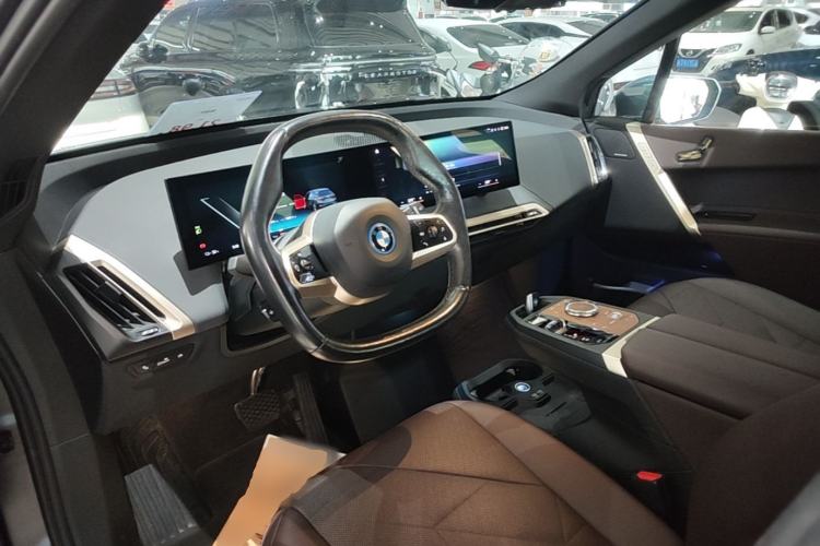 Used BMW iX 2022 xDrive40 Center Console