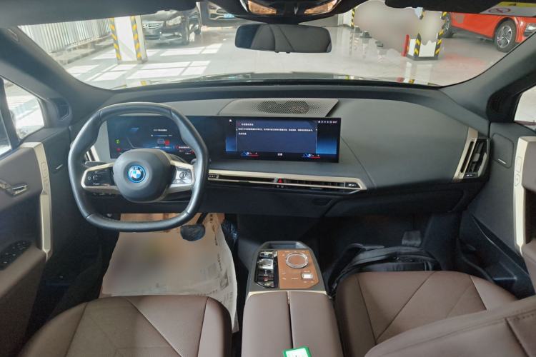 Used BMW iX 2022 xDrive40 Center Console
