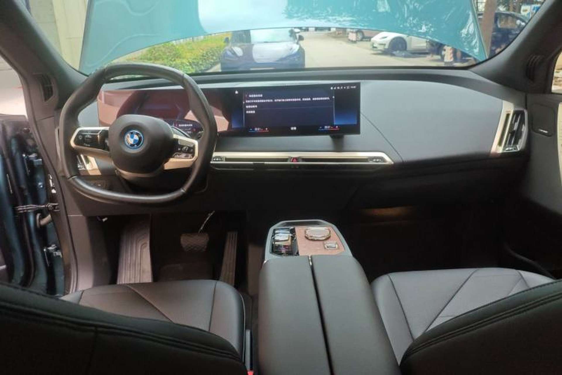Used BMW iX 2022 xDrive40 Center Console