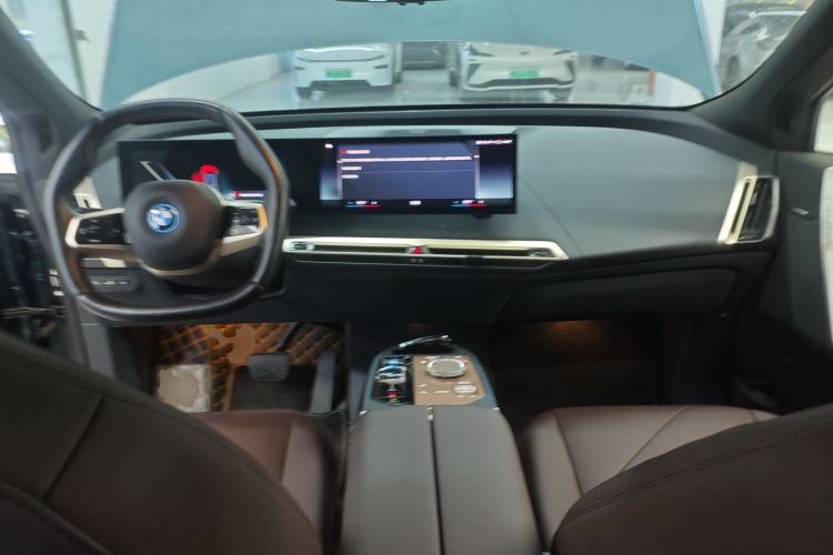 Used BMW iX 2022 xDrive40 Center Console
