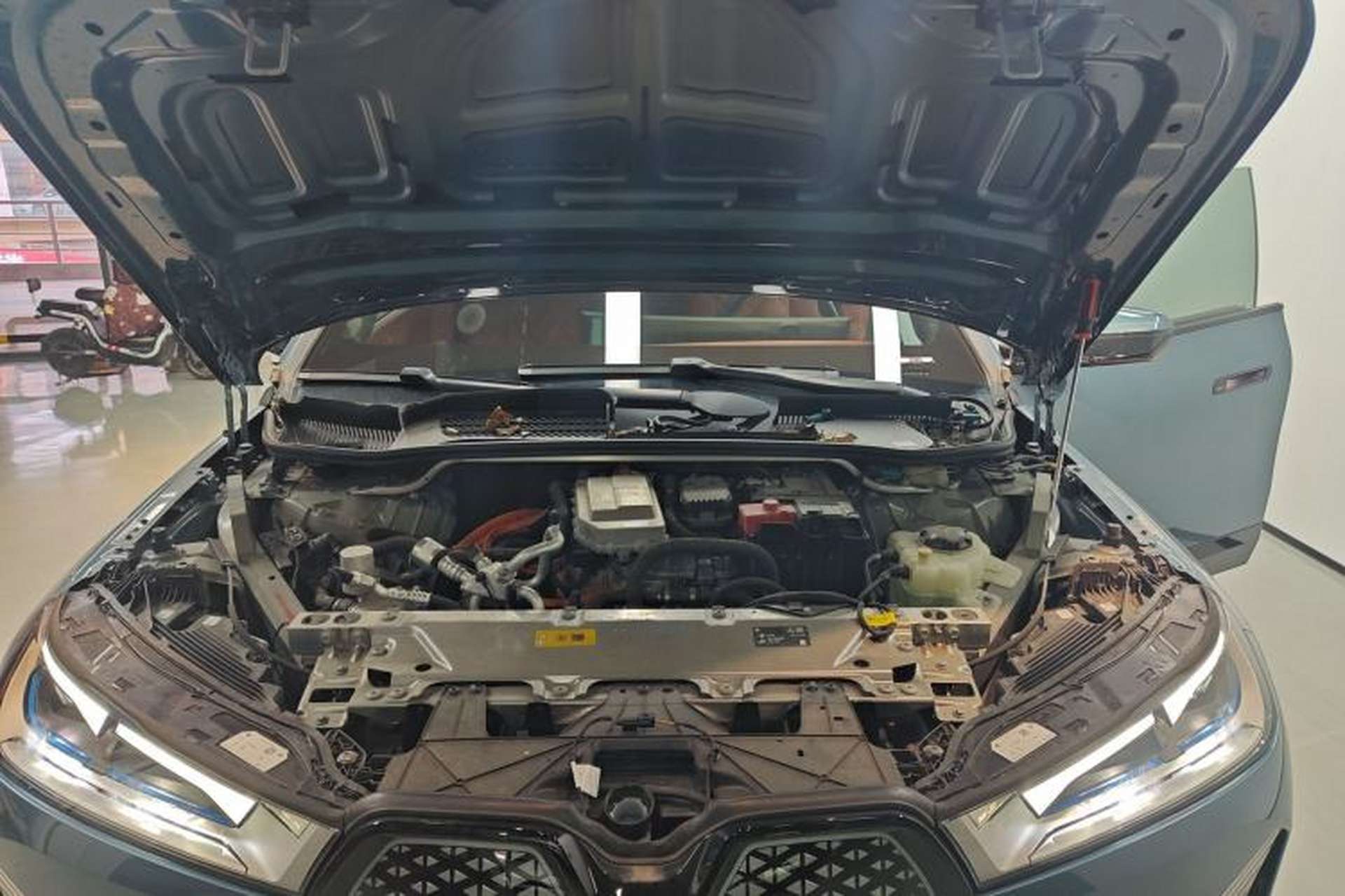 Used BMW iX 2022 xDrive50 Engine Bay
