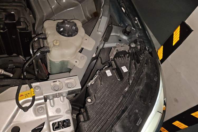Used BMW iX 2022 xDrive40 Engine Bay Left