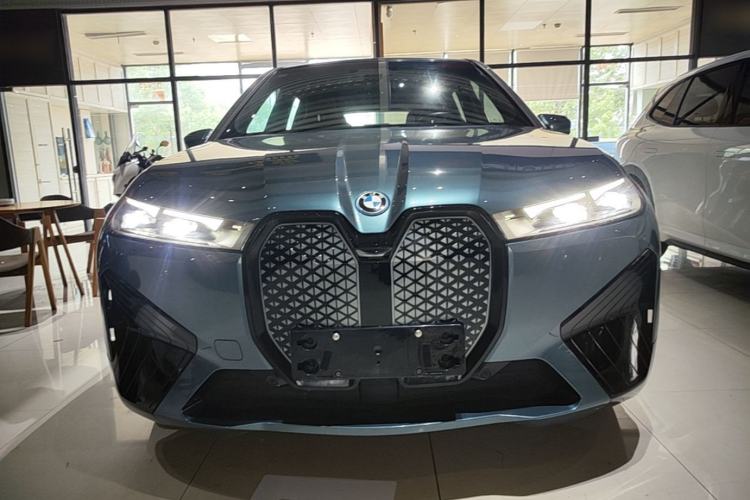 Used BMW iX 2022 xDrive40 Front