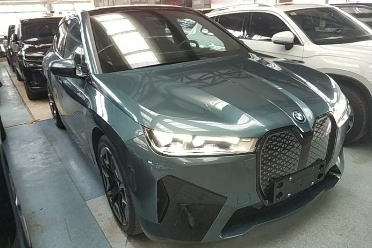 Used BMW iX 2022 xDrive40 Front Right 45 Deg