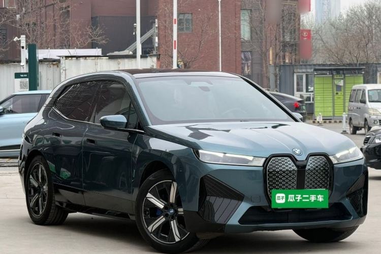 Used BMW iX 2022 xDrive40 Front Right 45 Deg