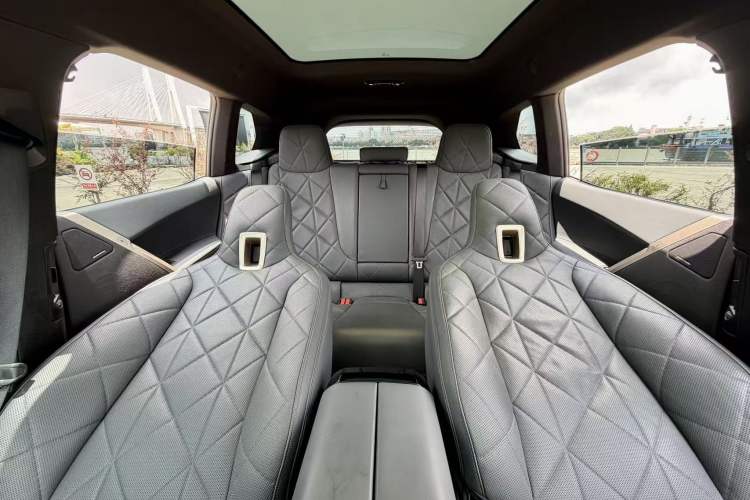 Used BMW iX 2022 xDrive40 Interior 10
