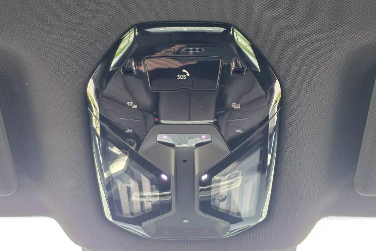 Used BMW iX 2022 xDrive40 Interior 11