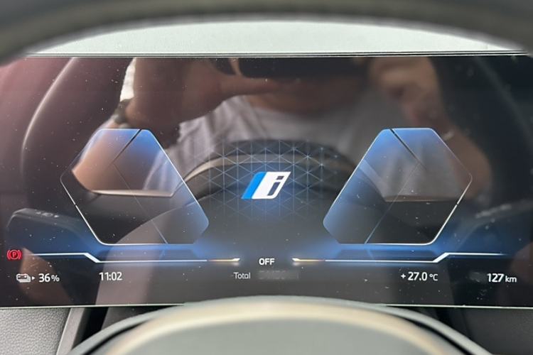 Used BMW iX 2022 xDrive40 Interior 12