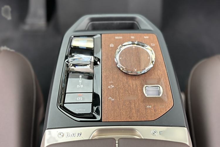 Used BMW iX 2022 xDrive40 Interior 13