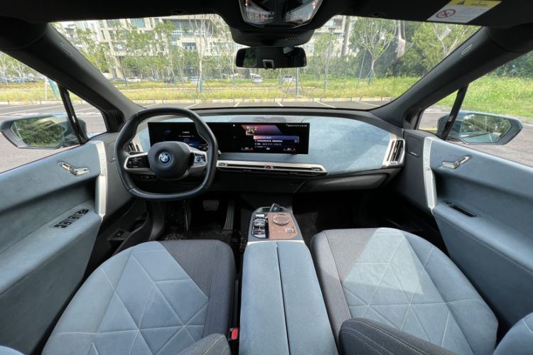 Used BMW iX 2022 xDrive40 Interior 3