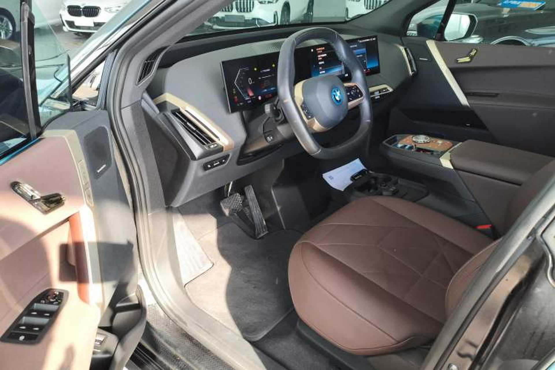 Used BMW iX 2022 xDrive40 Interior 3