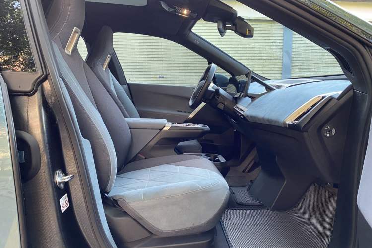 Used BMW iX 2022 xDrive40 Interior 3