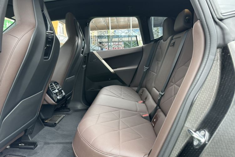 Used BMW iX 2022 xDrive40 Interior 4