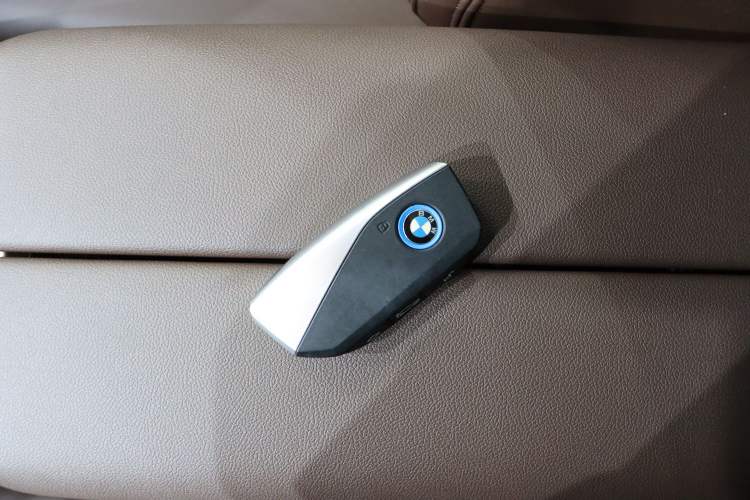 Used BMW iX 2022 xDrive40 Interior 4