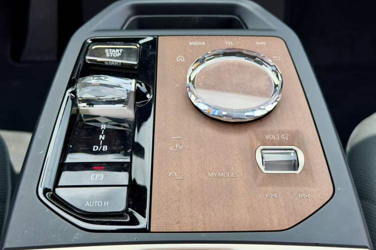 Used BMW iX 2022 xDrive40 Interior 5