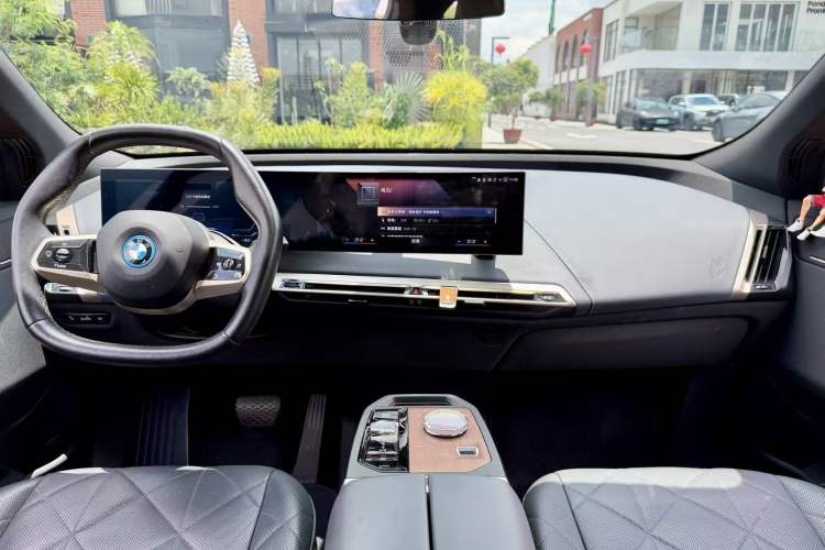 Used BMW iX 2022 xDrive40 Interior 6