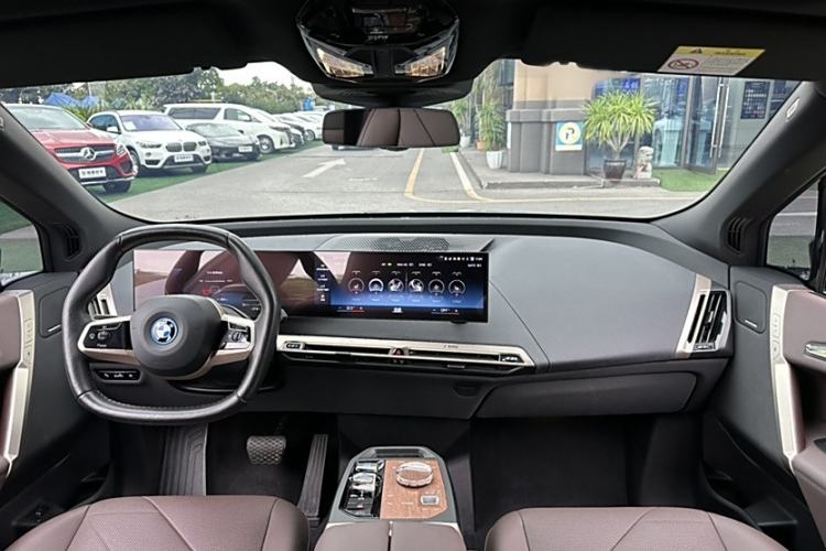 Used BMW iX 2022 xDrive40 Interior 7