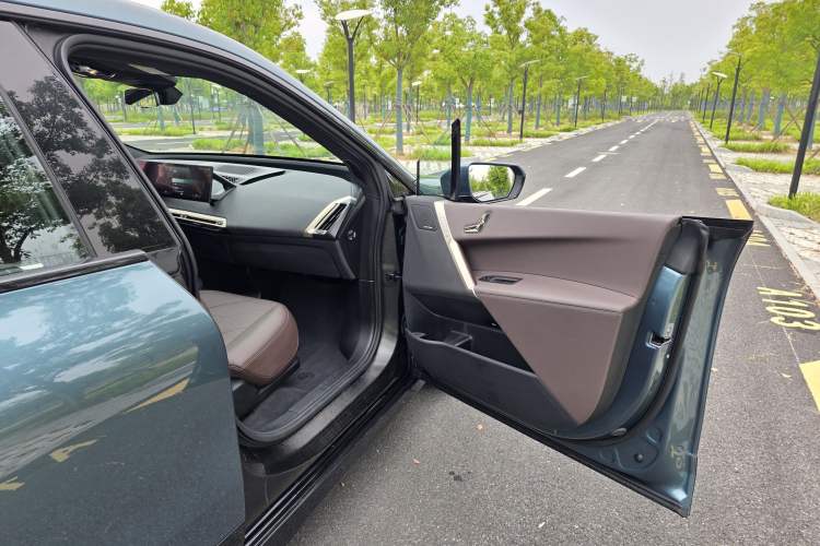 Used BMW iX 2022 xDrive40 Interior 8